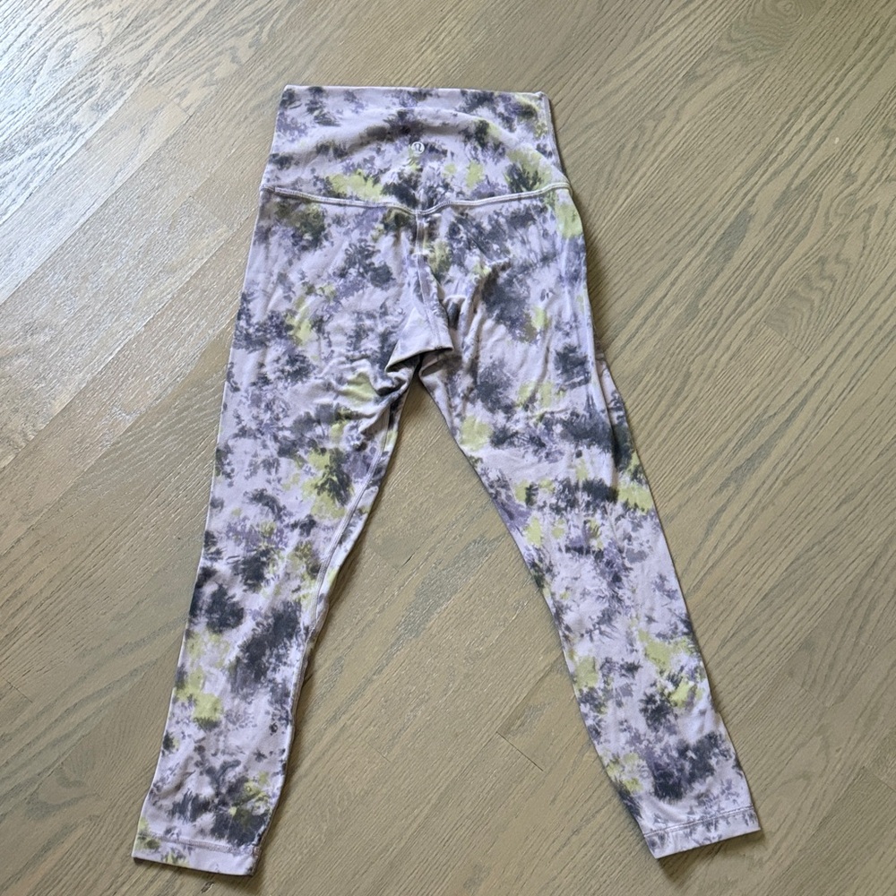 EUC Lululemon Align high rise crop leggings, sz 4, 23”